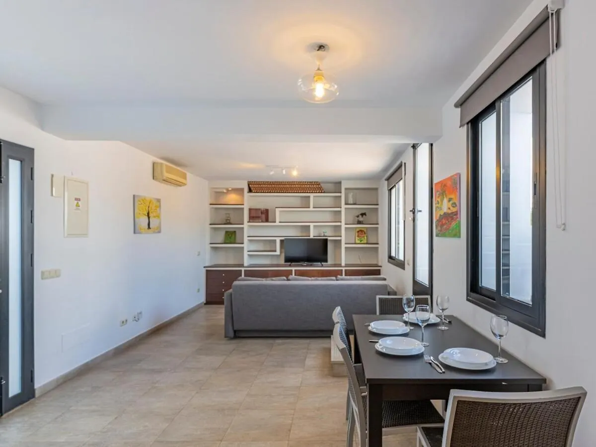 Great 3 Bedroom Apartment With Terrace In Golden Mile Marbella