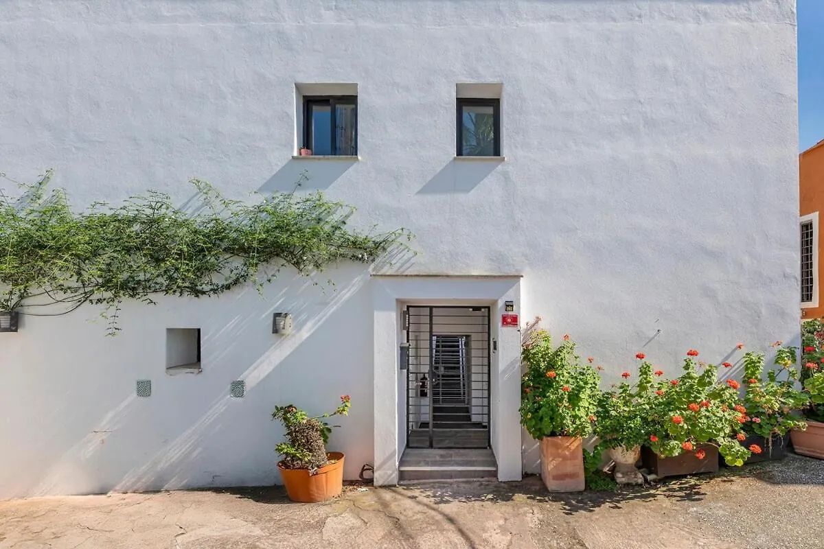 Great 3 Bedroom Apartment With Terrace In Golden Mile Marbella