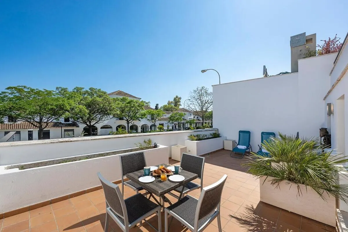 Great 3 Bedroom Apartment With Terrace In Golden Mile Marbella