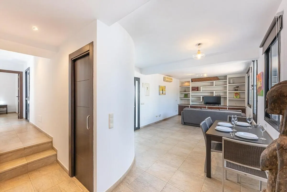 Great 3 Bedroom Apartment With Terrace In Golden Mile Marbella