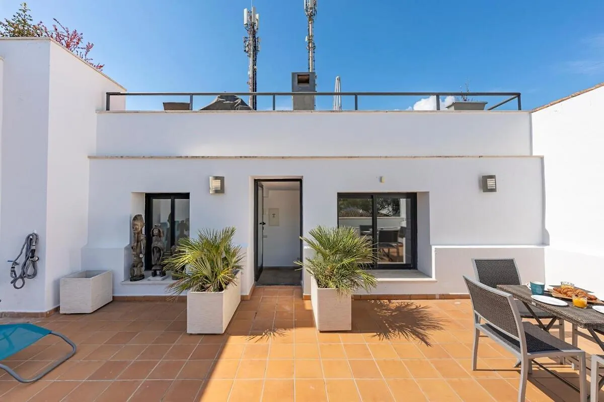 Great 3 Bedroom Apartment With Terrace In Golden Mile Marbella