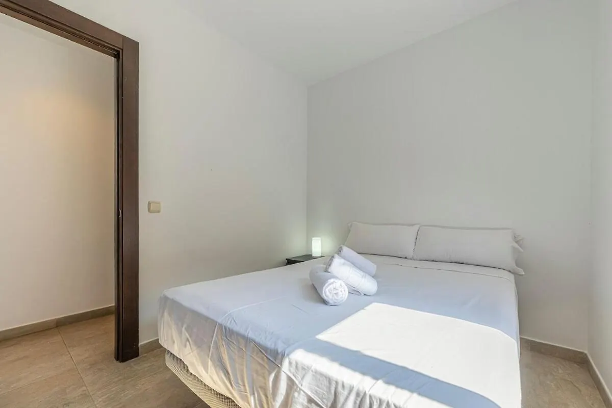 Great 3 Bedroom Apartment With Terrace In Golden Mile Marbella